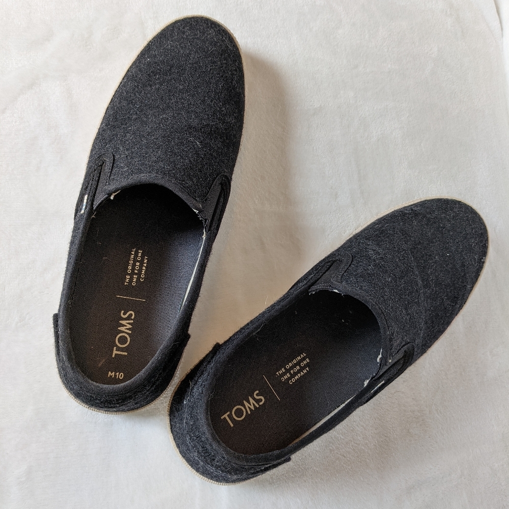 TOMS Flats